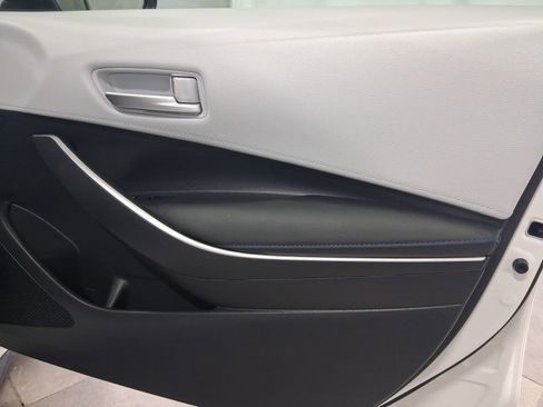 Used 2020 Toyota Corolla SE FWD image 18