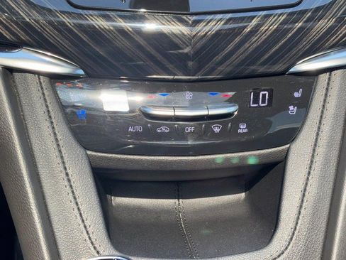 Used 2023 Cadillac XT6 Premium Luxury w/ Technology Package AWD/4WD image 23