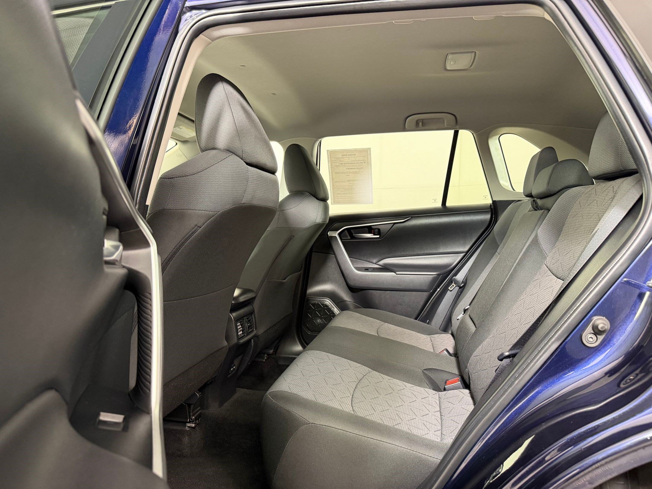 Used 2025 Toyota RAV4 XLE AWD/4WD image 23