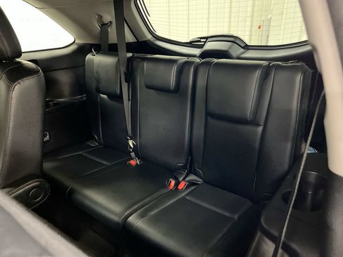Used 2019 Toyota Highlander XLE FWD image 24