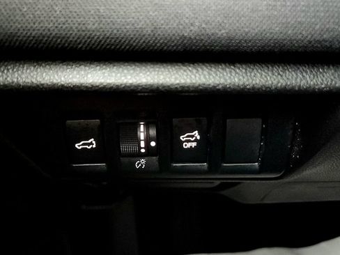 Used 2024 Subaru Outback Premium AWD/4WD image 32