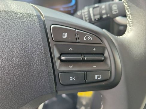 Used 2023 Hyundai Venue SEL w/ Cargo Package image 27