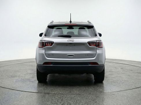 Used 2025 Jeep Compass Limited AWD/4WD image 7