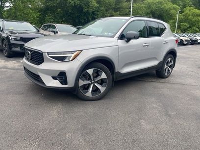 Used 2023 Volvo XC40 B5 Plus w/ Climate Package