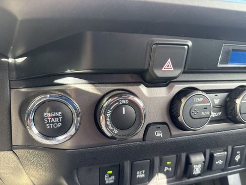 Used 2021 Toyota Tacoma TRD Sport image 41