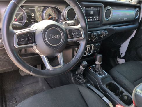 Certified 2018 Jeep Wrangler Unlimited Sahara AWD/4WD image 10