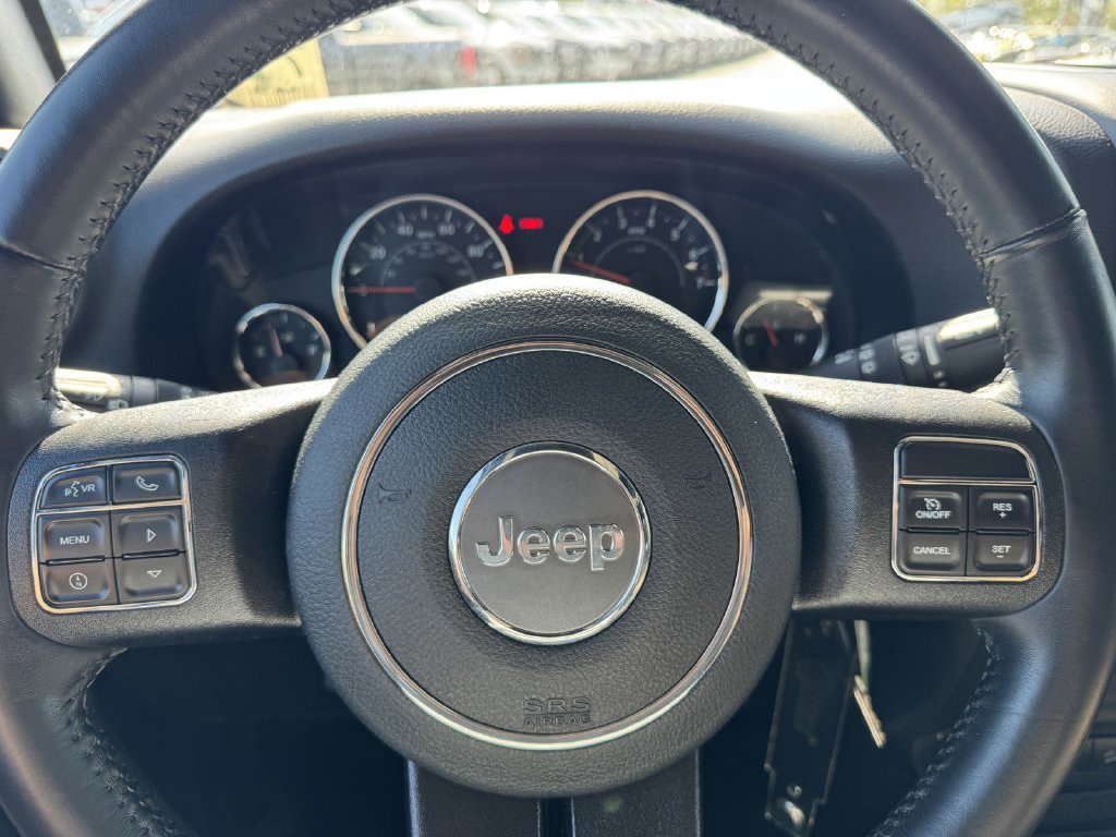 Used 2018 Jeep Wrangler Unlimited Sahara w/ Connectivity Group AWD/4WD image 21