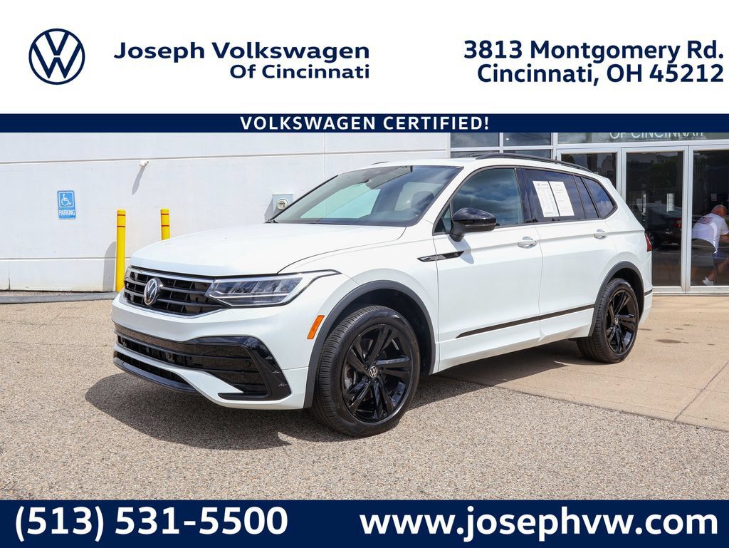 Certified 2024 Volkswagen Tiguan SE R-Line AWD/4WD image 1