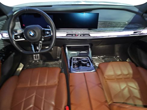 Certified 2023 BMW 760i xDrive w/ Executive Package image 9