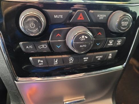 Used 2020 Jeep Grand Cherokee Altitude image 41