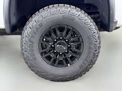 New 2026 Chevrolet Silverado 2500 ZR2 AWD/4WD image 32