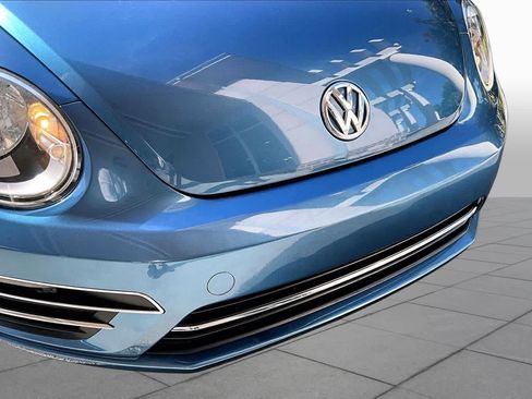 Used 2019 Volkswagen Beetle 2.0T SE FWD image 27