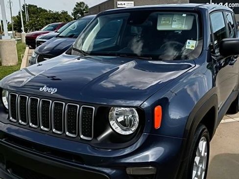 Used 2023 Jeep Renegade Latitude AWD/4WD image 1