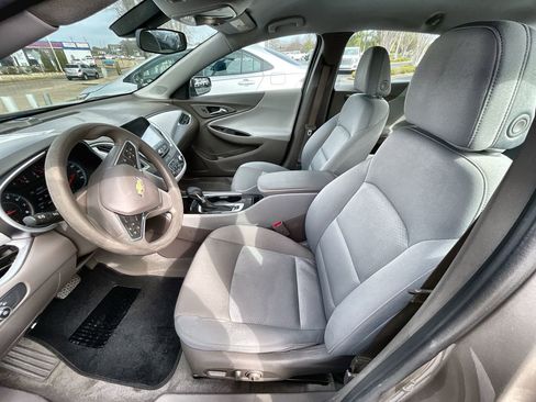 Used 2022 Chevrolet Malibu LT image 19