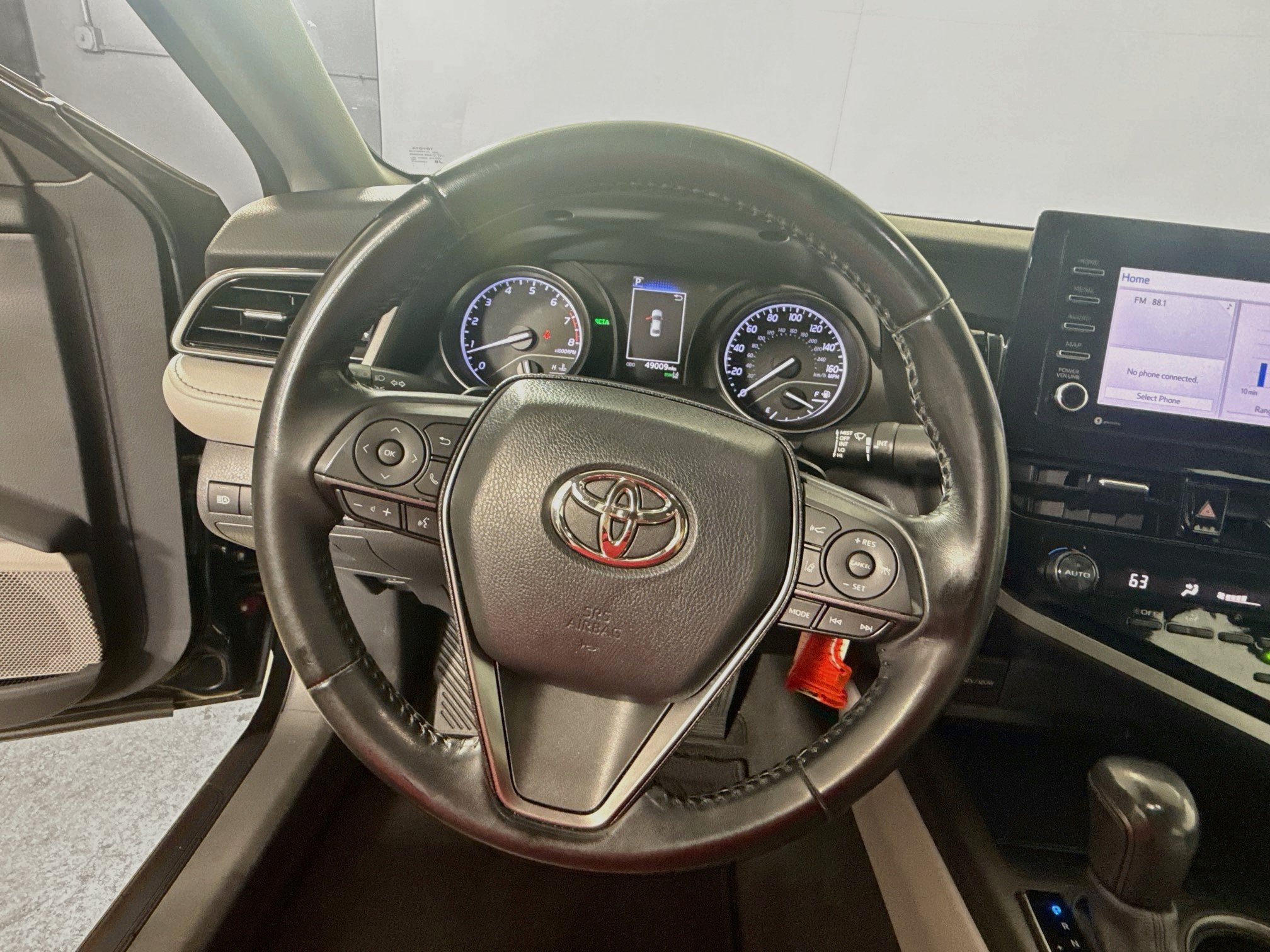 Used 2021 Toyota Camry SE FWD image 12