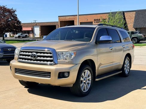 Used 2010 Toyota Sequoia Limited AWD/4WD image 1