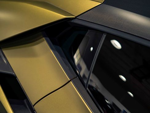 Used 2025 Lamborghini Revuelto AWD/4WD image 37