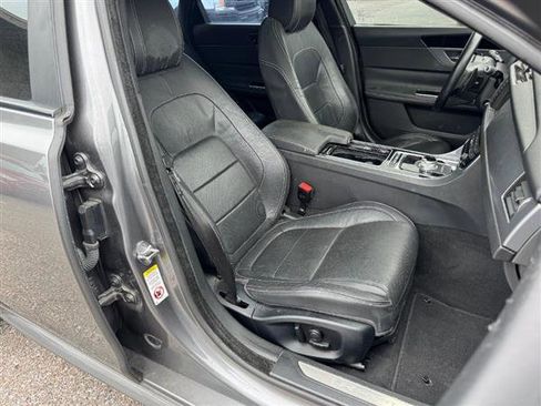 Used 2016 Jaguar XF R-Sport image 13