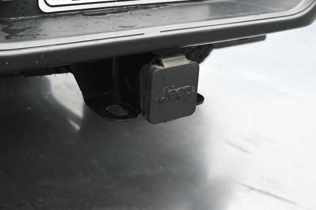 Used 2023 Jeep Gladiator Mojave AWD/4WD image 19