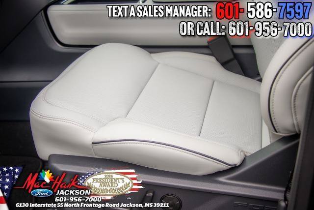 Used 2026 Ford Expedition Platinum w/ Platinum Ultimate Package AWD/4WD image 35