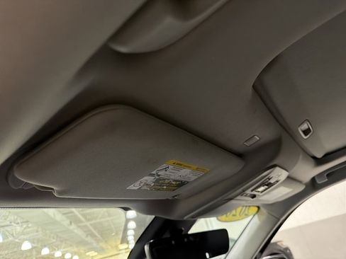 Used 2020 Toyota Highlander XLE FWD image 10