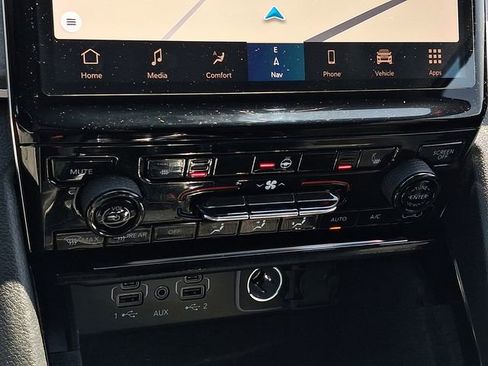 Used 2022 Jeep Grand Cherokee L Limited image 17