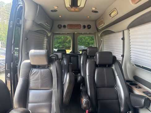 Used 2017 Mercedes-Benz Sprinter 2500 image 8