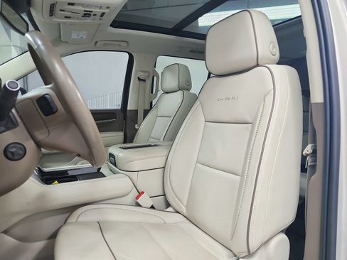 Used 2023 GMC Yukon Denali RWD image 10
