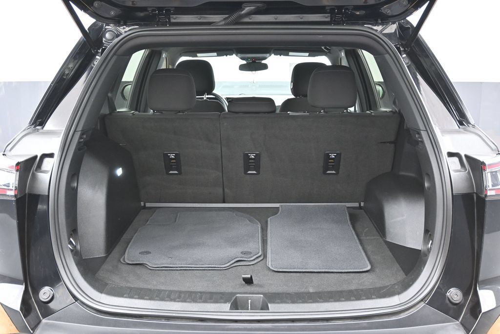 Used 2025 Chevrolet Equinox LT AWD/4WD image 24