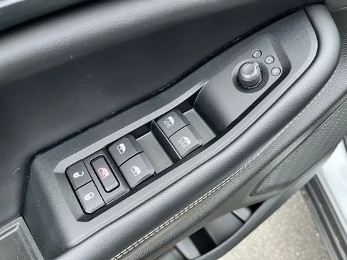 Used 2024 Jeep Grand Cherokee Altitude AWD/4WD image 17