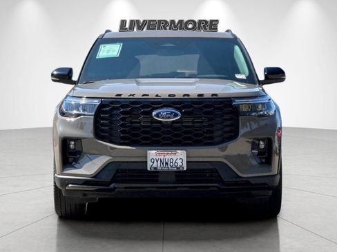 Used 2026 Ford Explorer ST-Line w/ ST-Line Street Pack RWD image 8