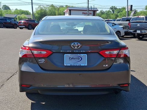 Used 2018 Toyota Camry LE w/ Convenience Package FWD image 5