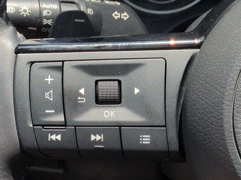 Used 2021 Nissan Rogue SL FWD image 27