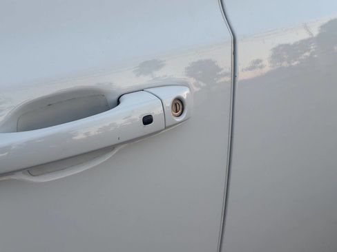 Used 2022 Chrysler 300 Touring w/ Sport Appearance Package image 28