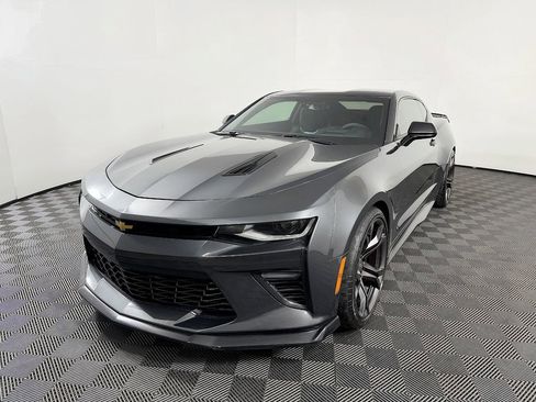 Used 2018 Chevrolet Camaro SS image 2