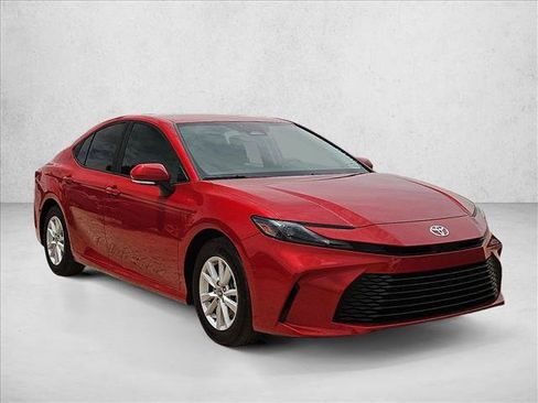 Used 2025 Toyota Camry LE FWD image 3