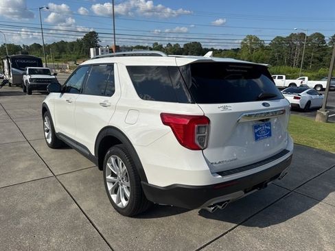 Used 2023 Ford Explorer Platinum w/ Class IV Trailer Tow Package image 5