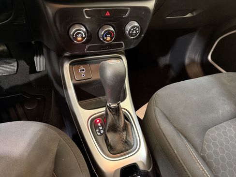 Used 2018 Jeep Compass Sport image 20