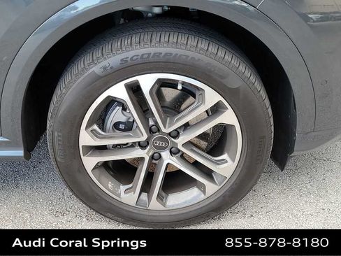Certified 2025 Audi Q5 Premium w/ Convenience Package AWD/4WD image 18