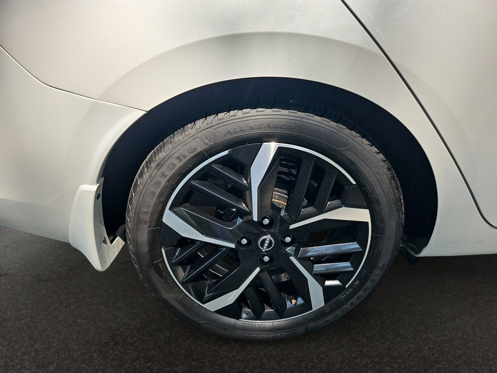 Used 2025 Nissan Versa SR w/ Trunk Package FWD image 43