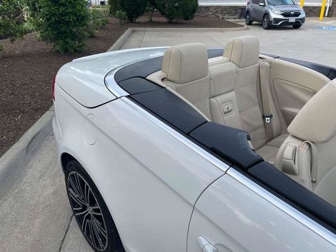 Used 2014 Volkswagen Eos FWD image 39