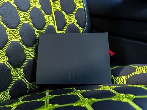 Used 2025 Rolls-Royce Cullinan Black Badge image 35