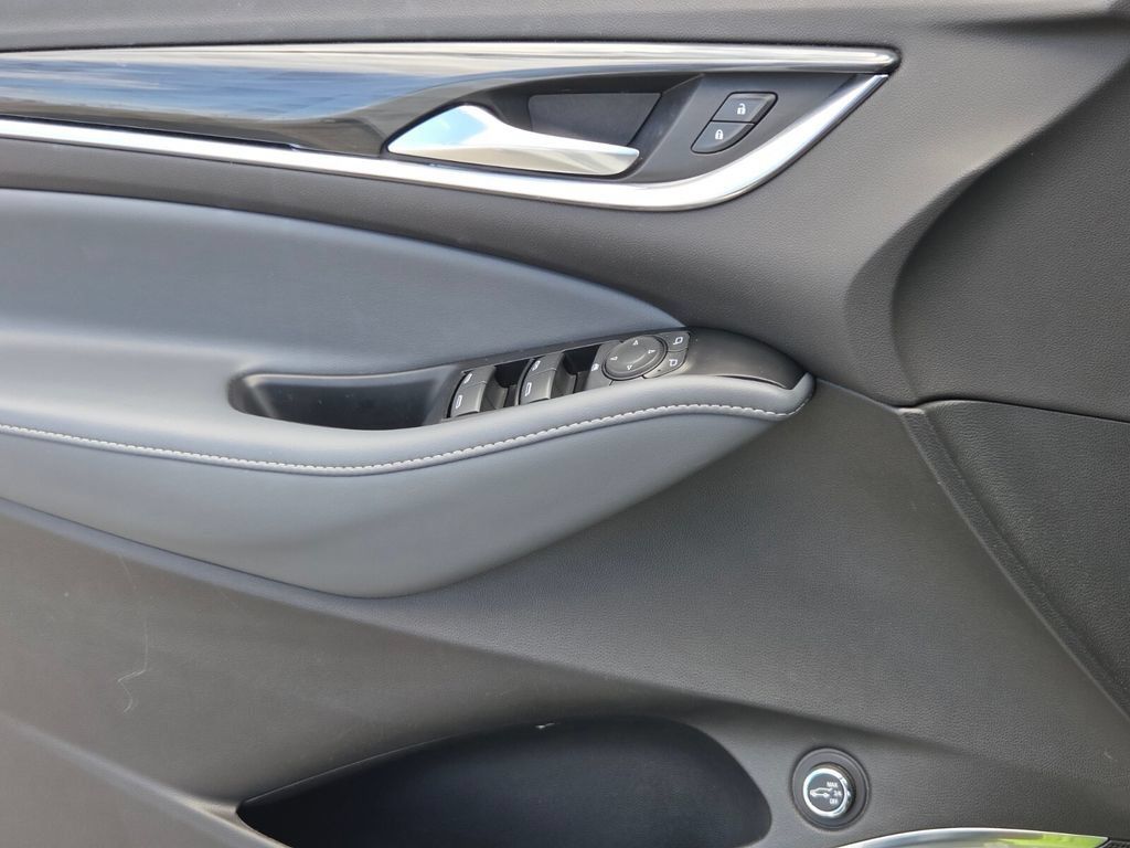 Certified 2023 Buick Enclave Essence w/ Experience Buick Package FWD image 27
