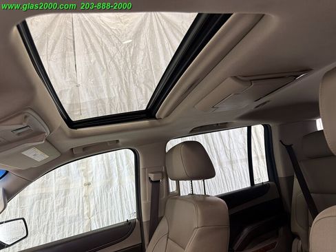 Used 2018 Chevrolet Suburban Premier AWD/4WD image 12
