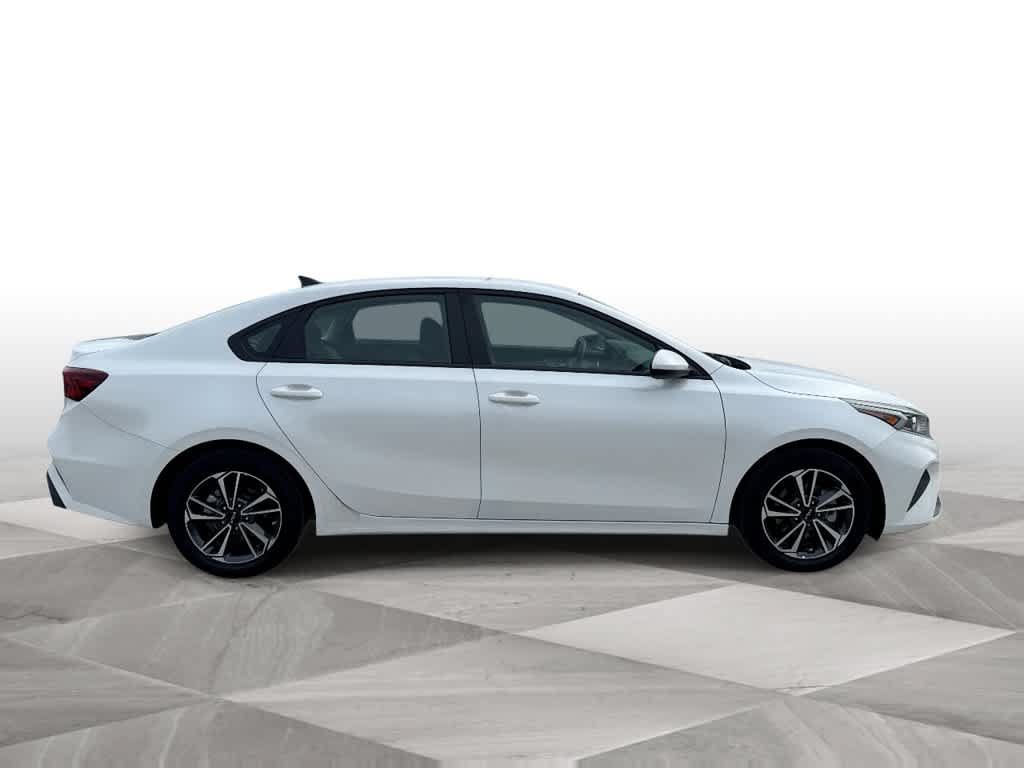 Used 2024 Kia Forte LXS FWD image 9