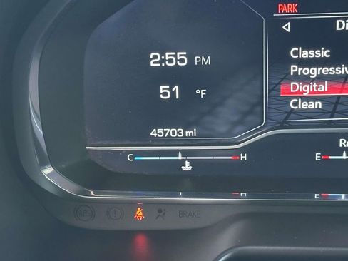 Used 2023 GMC Yukon AT4 w/ Technology Package image 25