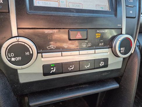 Used 2013 Toyota Camry SE image 11