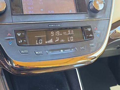 Used 2013 Toyota Avalon XLE Premium FWD image 27
