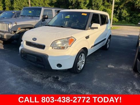 Used 2010 Kia Soul + FWD image 4