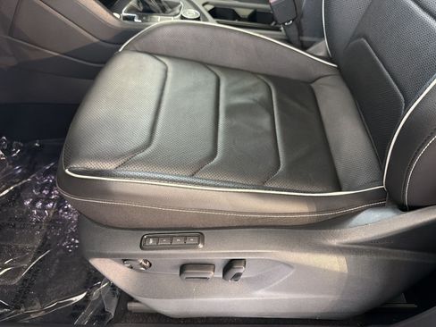 Used 2022 Volkswagen Tiguan SEL R-Line AWD/4WD image 15